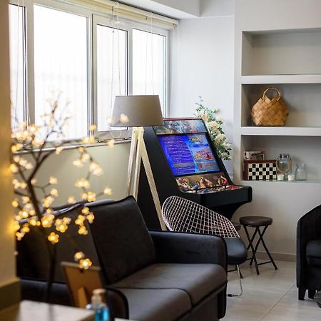 Patras' Hitech Apartment Экстерьер фото