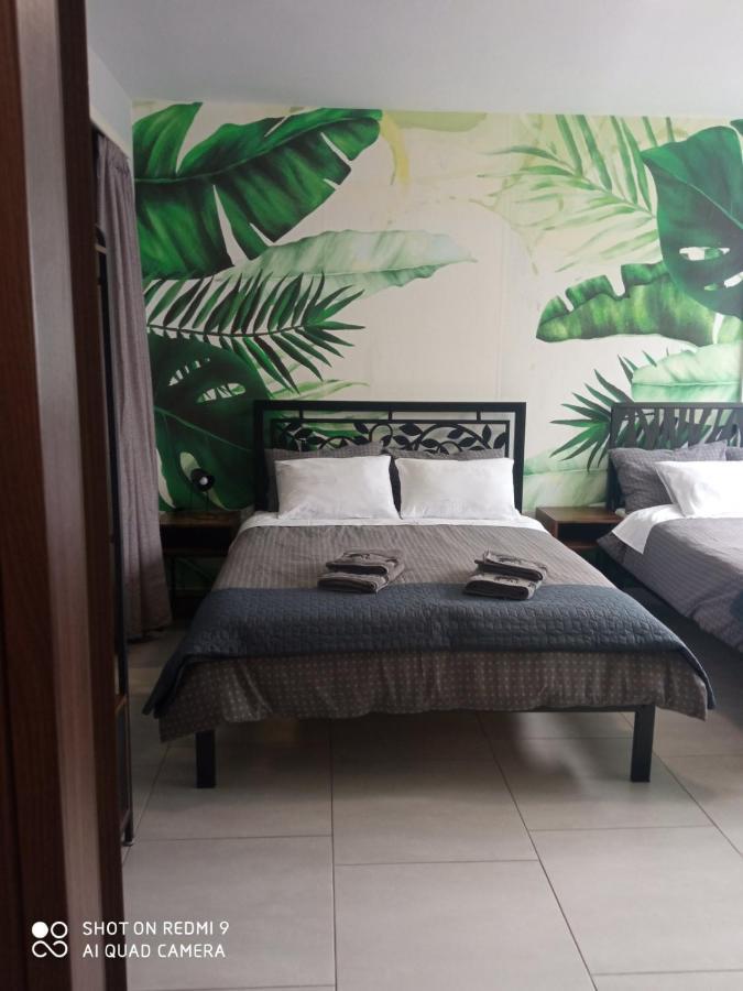 Patras' Hitech Apartment Экстерьер фото