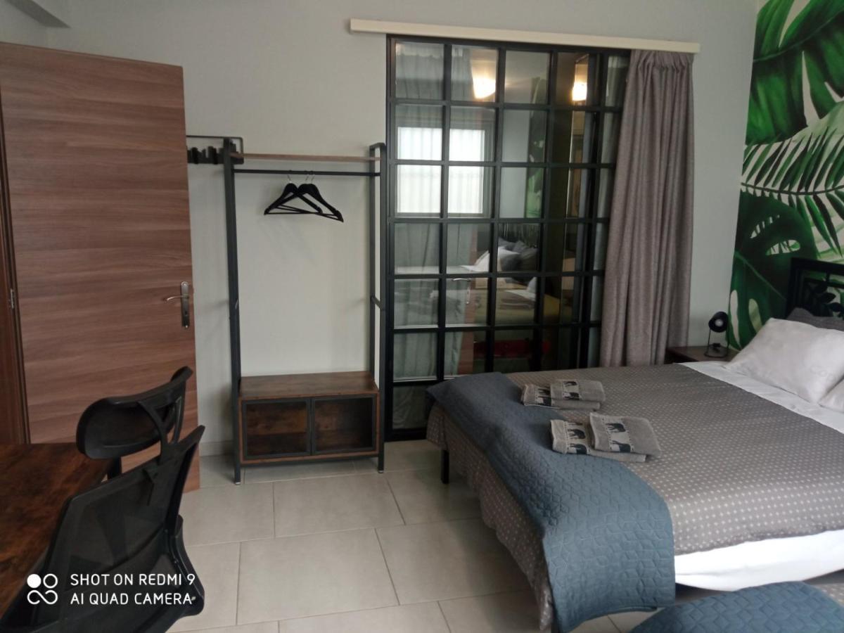 Patras' Hitech Apartment Экстерьер фото